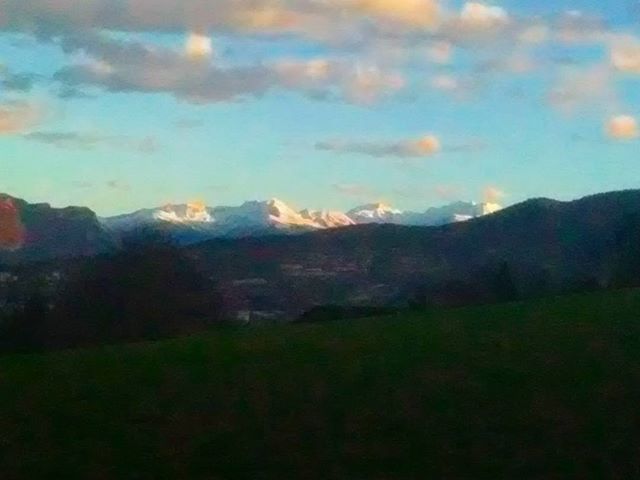 Coucher de soleil sur Belledonne. #mountainlife #mountains #montagnes #winter #hiver